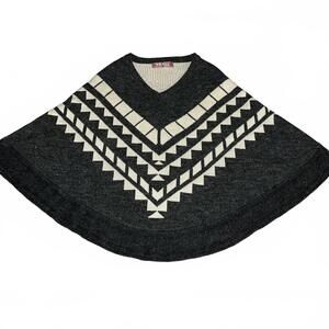 Selfie Couture Cozy Black and White Geometric Patterned Poncho Sweater Size XS